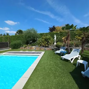 https://kloz-ar-lore-piscine-chauffe.inbrittany.com
