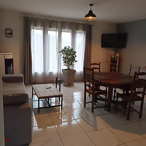 https://maison-de-village-saint-loup-auvergne.hotels-rhonealpes.com